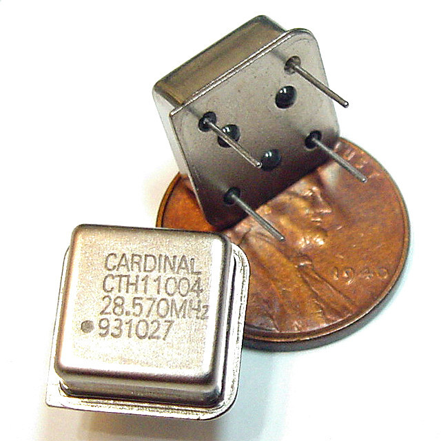(5) 28.570 MHz Miniature "Half-Can" 5 VDC 10M QRP Oscillators ** USA SELLER **