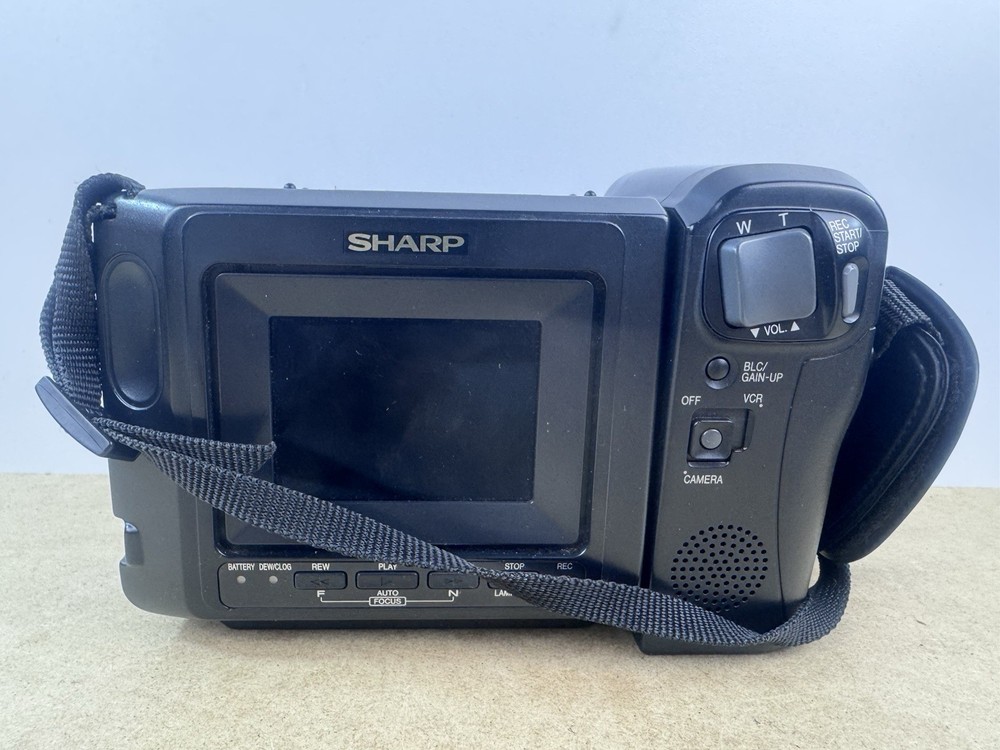 Sharp Viewcam VL-E73 8mm Camcorder Vintage Untested Powers Briefly With Case
