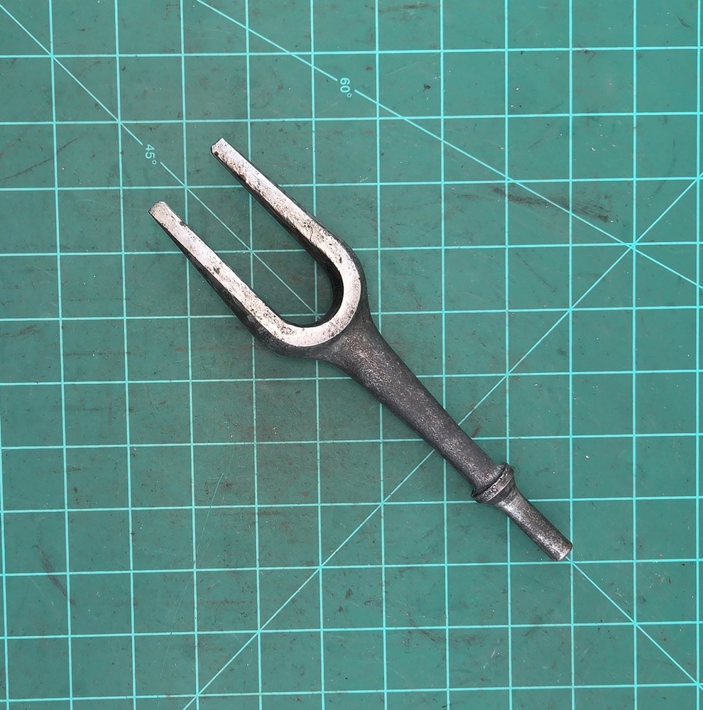 Snap On Tools Air Hammer Punch Tie Rod Bit Pneumatic PH69