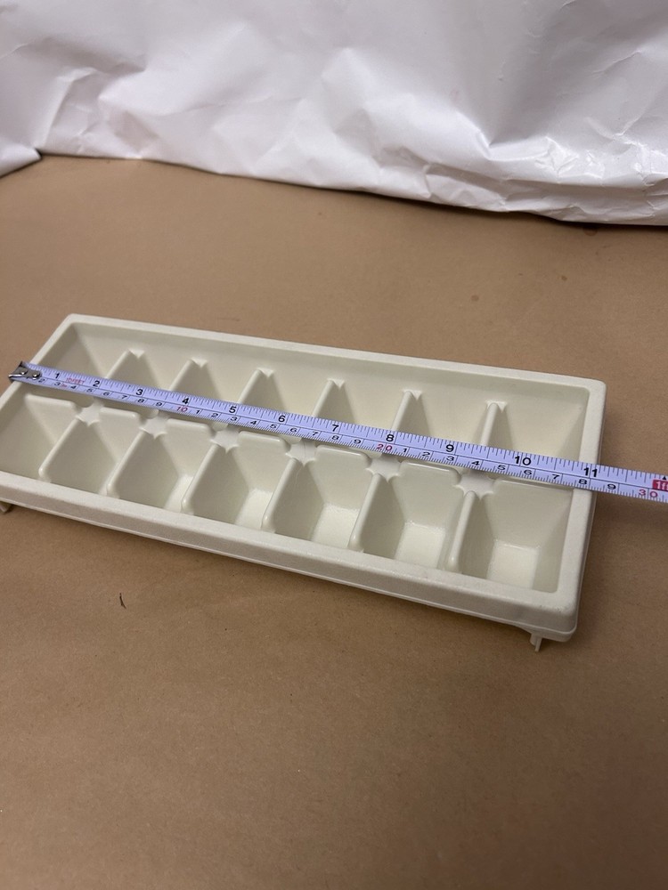 VTG off white ice cube rectange cube tray plastic