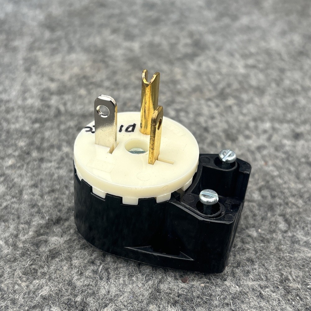 Bryant 5395 Angle Plug 20A 125V 2 Pole 3 Wire New