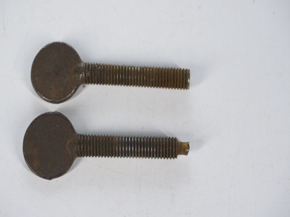 Antique thumb set screw 12 TPI