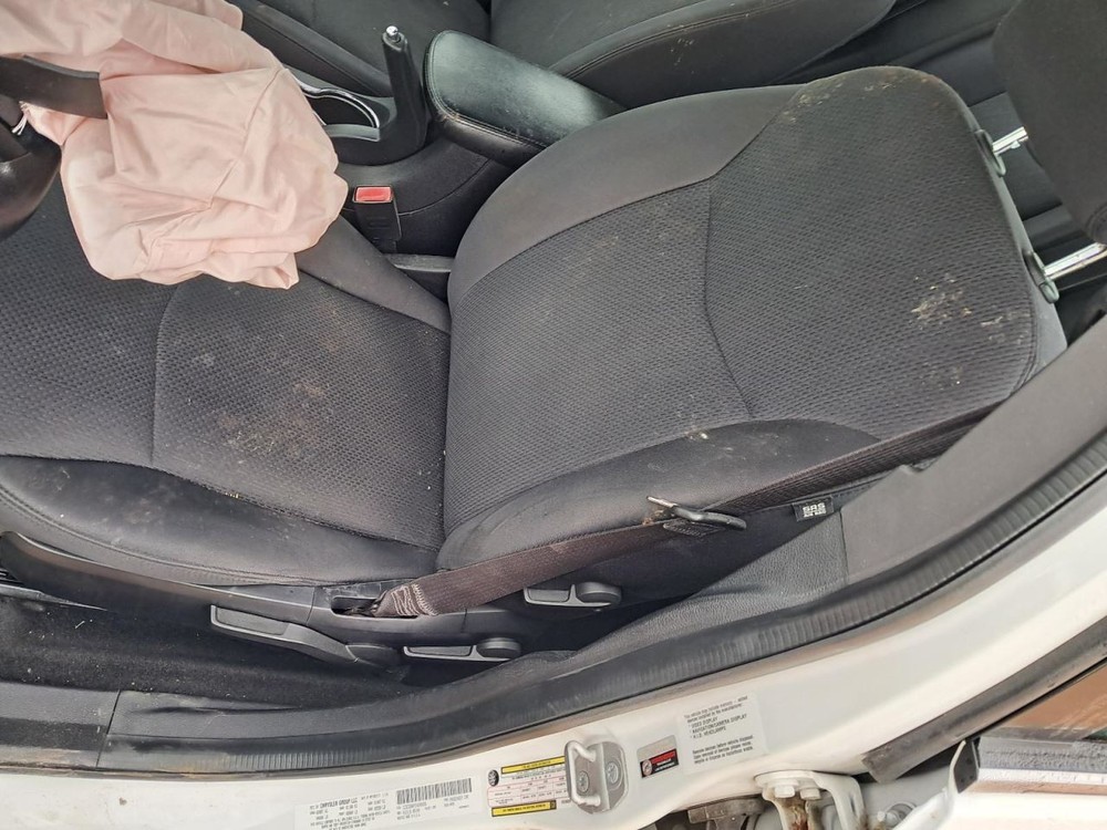 200 2014 Glove Box 4773226