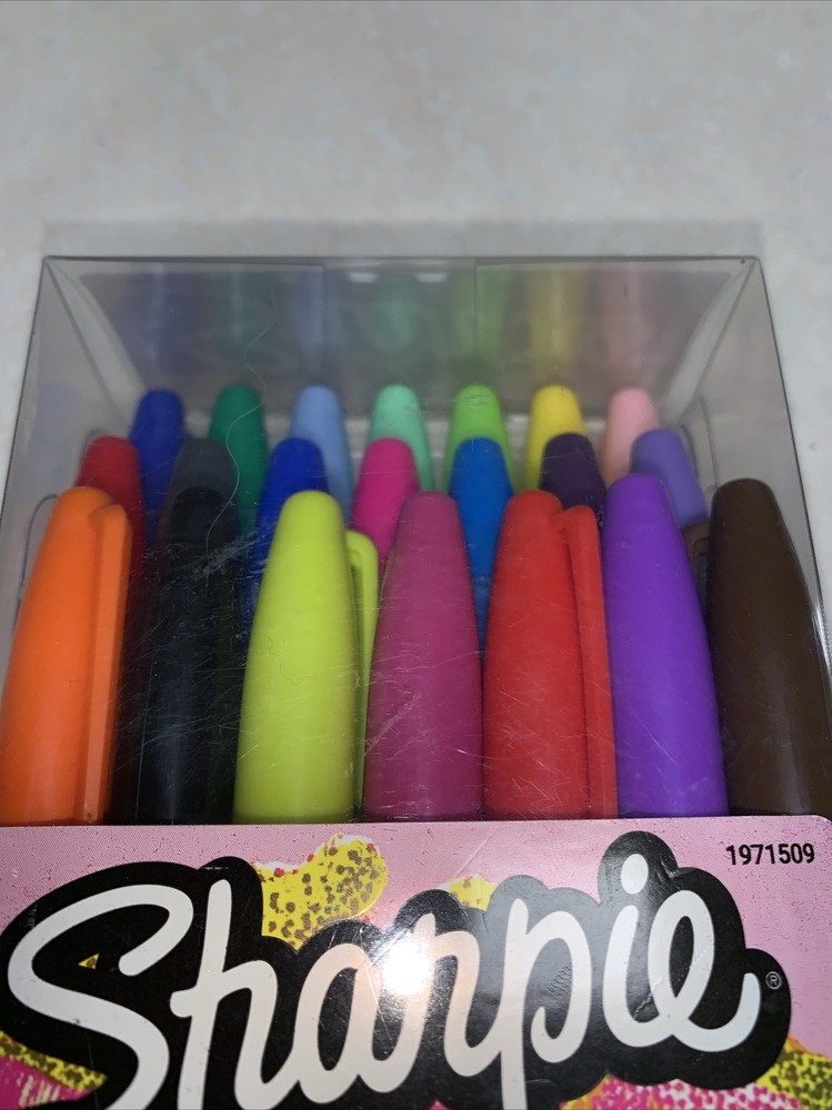 Limited Edition Sharpie Set 21 Count Permanent Markers Fine New