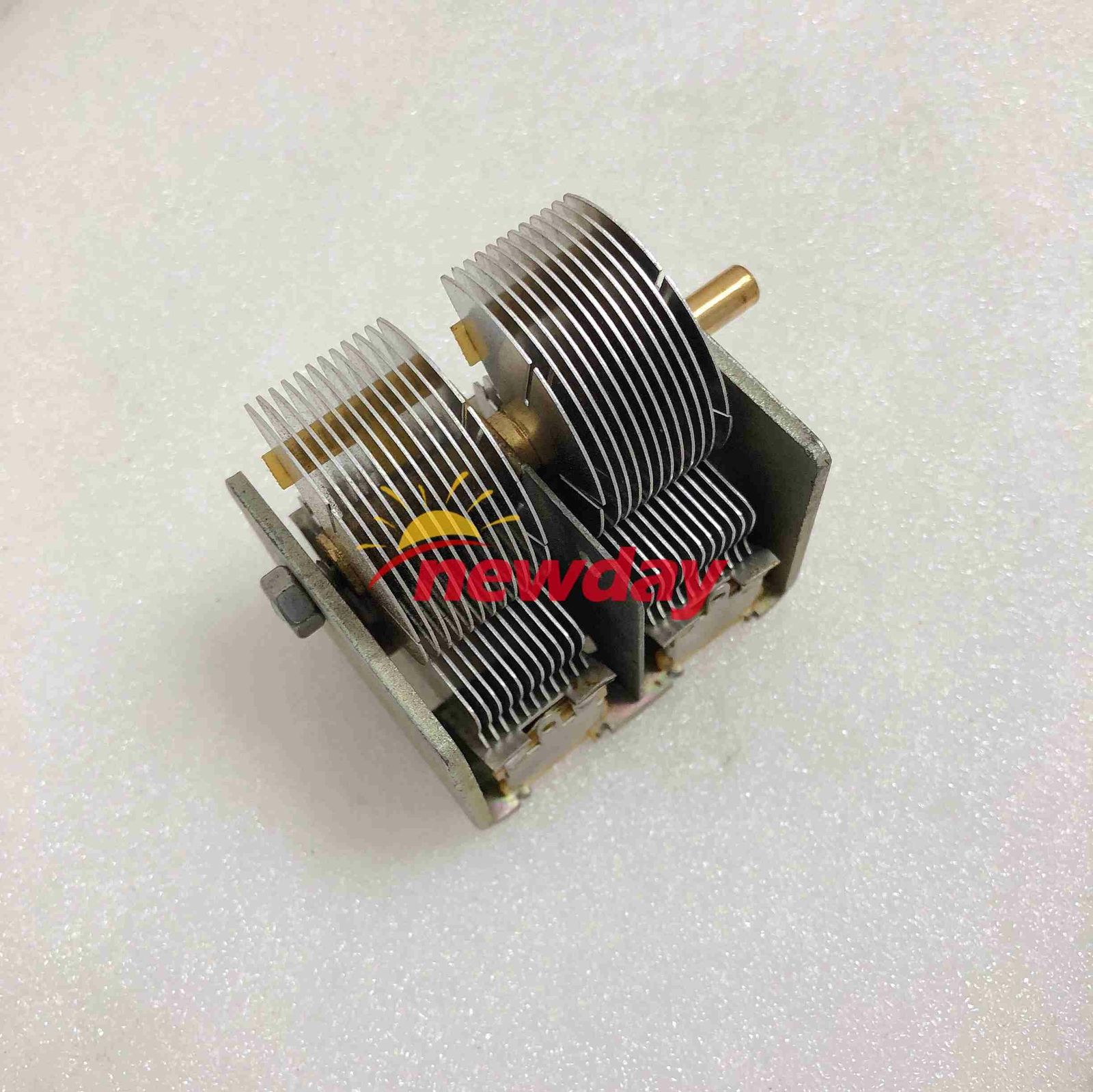 365pF+365pF, Capacitor, Variable, Dual Section, Broadcast, Air Dielectric