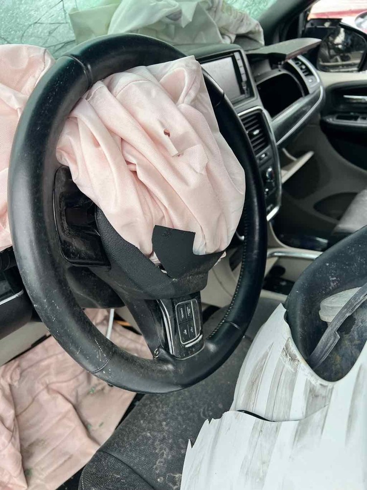 Used Steering Column fits: 2017 Dodge Caravan Dash Shift tilt non-heated steerin