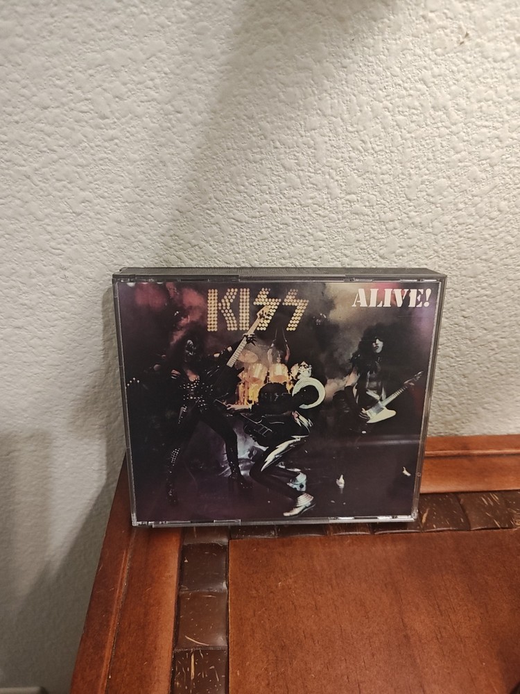 KISS - ALIVE! 1975 - 2 Disc Set w/Insert, Casablanca Records, Simmons, Stanley