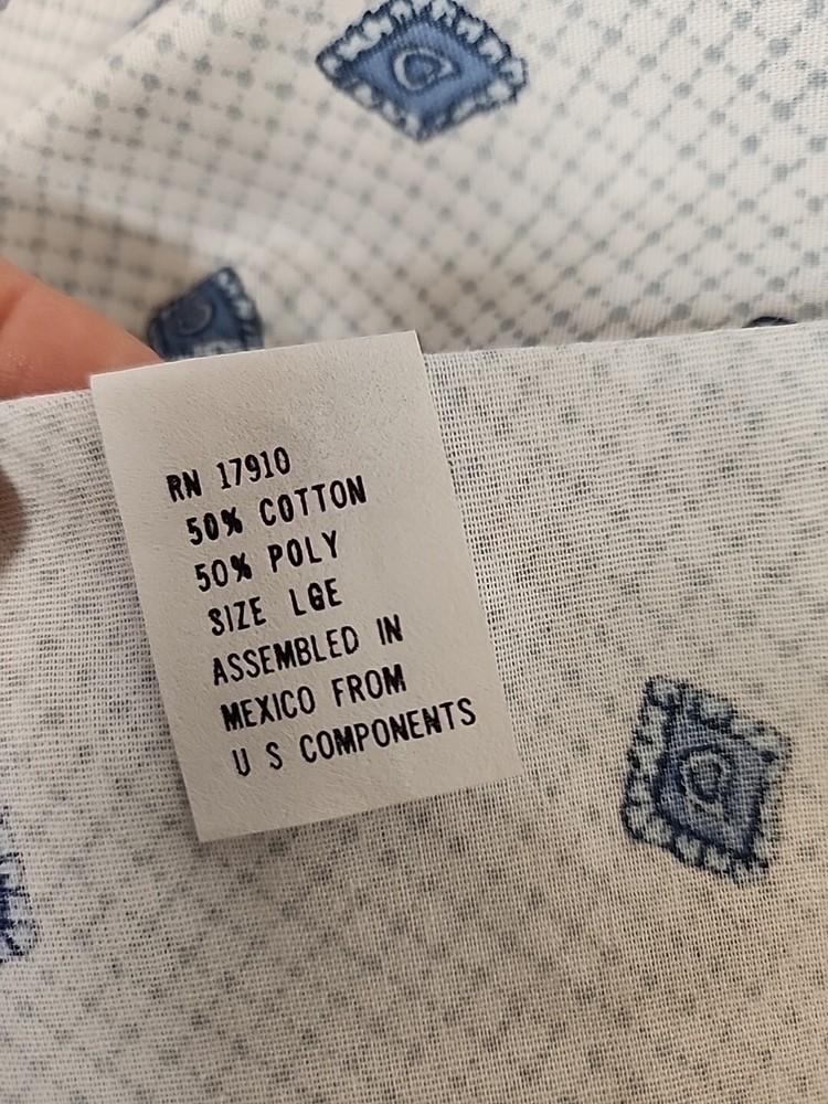 hospital gown with snaps