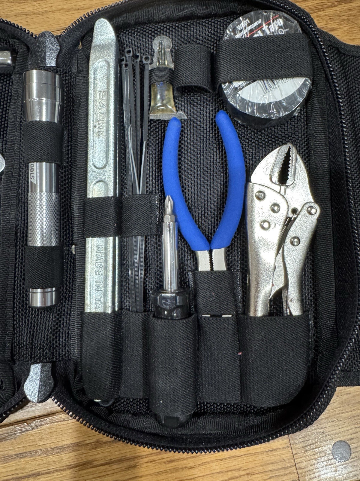 Cruz Tools DMX Fanny pack Tool Kit--Excellent condition For Motorcycle/ATV/snow