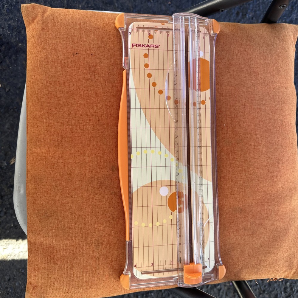 Fiskars Portable Cutting Board Tabletop  12”