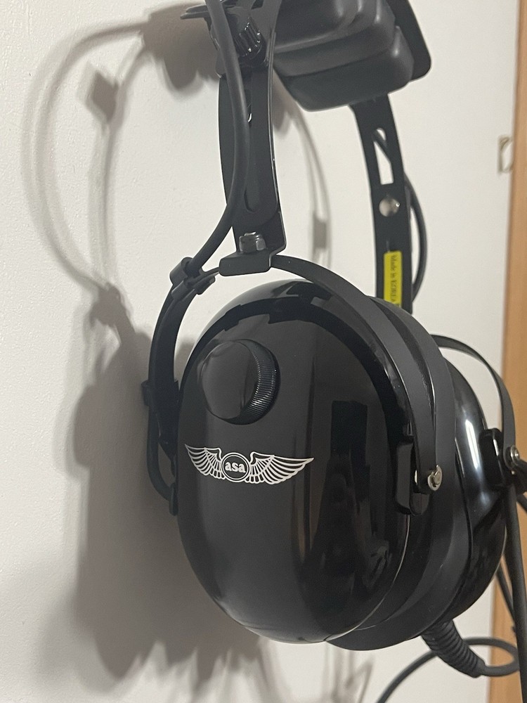 ASA AirClassics HS‑1A Aviation Headset — Excellent, Cables Included