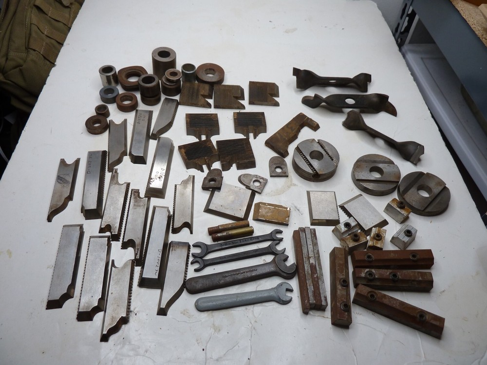 Wood carpenter machine shapes cutters
