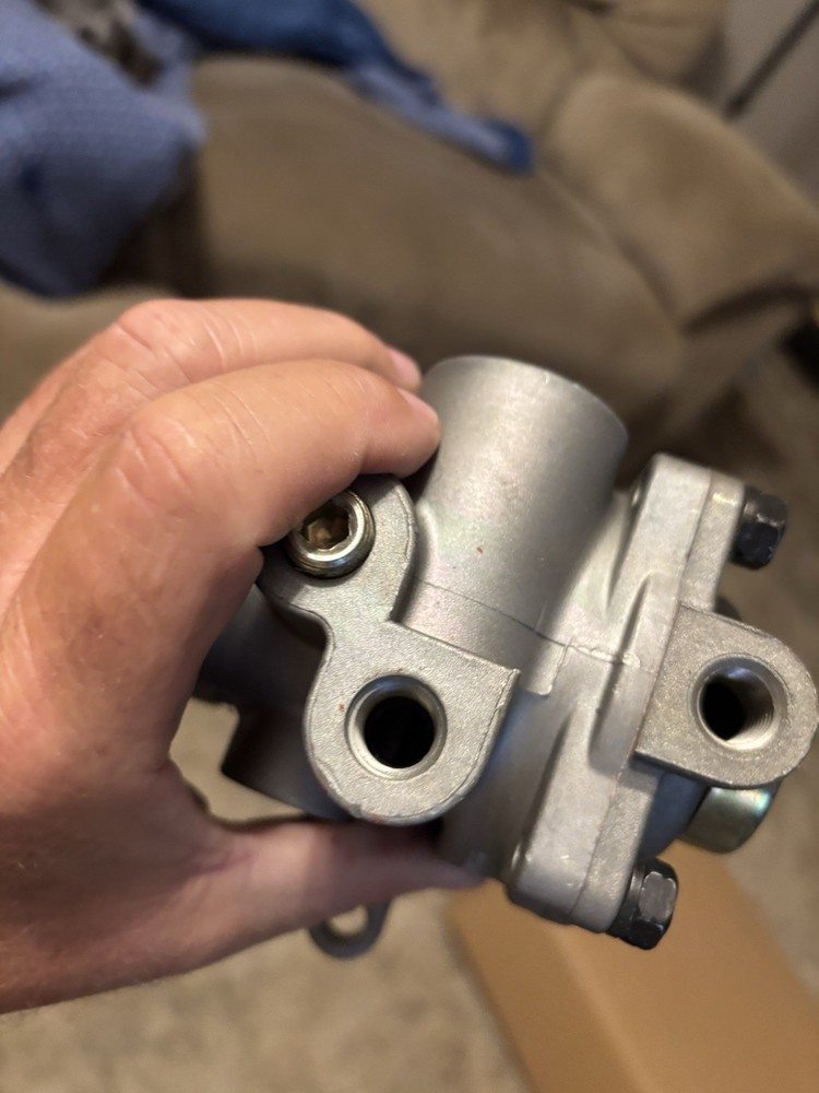 FORD BENDIX BRAKE VALVE AIR PART NUMBER E2HT-2B431-AA