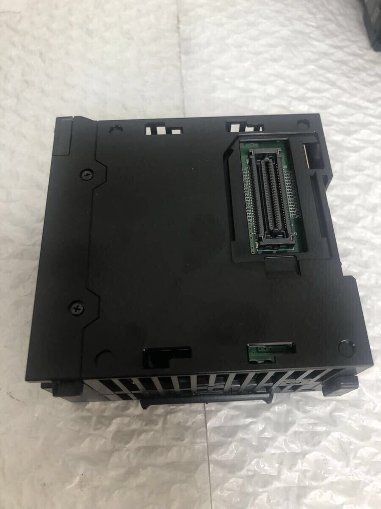 KEYENCE KV-XH16ML PLC Controller Module 2021 Model Guaranteed USED