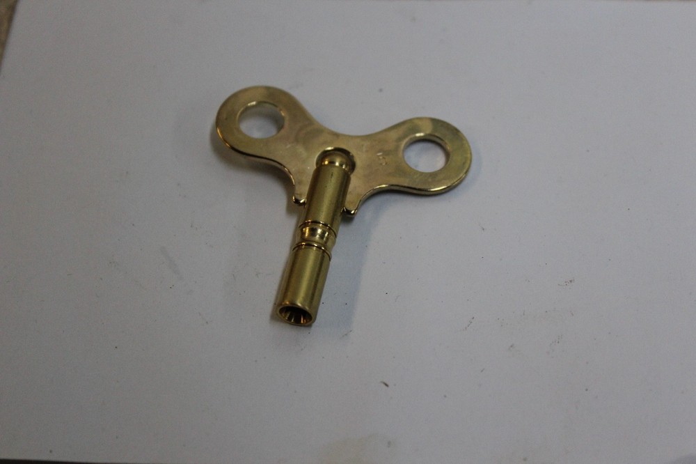 New Brass Replacement Clock Key Size 5 / 3.4 mm For Key Wind Clocks