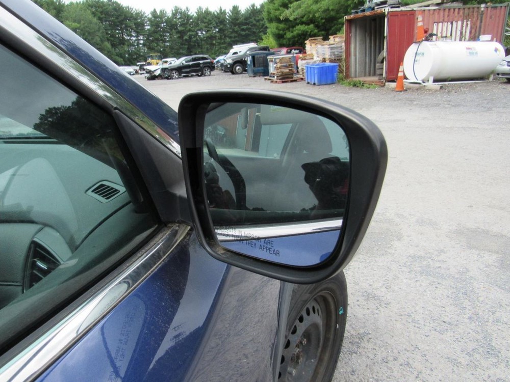 ROGUE 2018 Glove Box 1063559