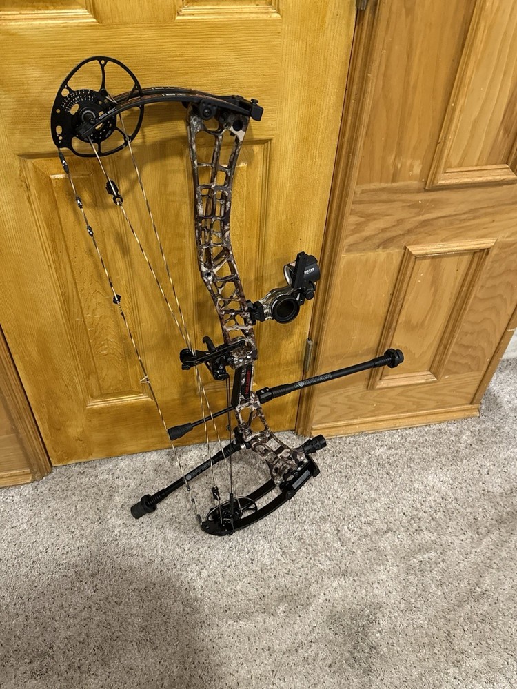 Darton Tritech 35 Compound Bow…..Custom First Lite With Black Limbs ***LOADED***