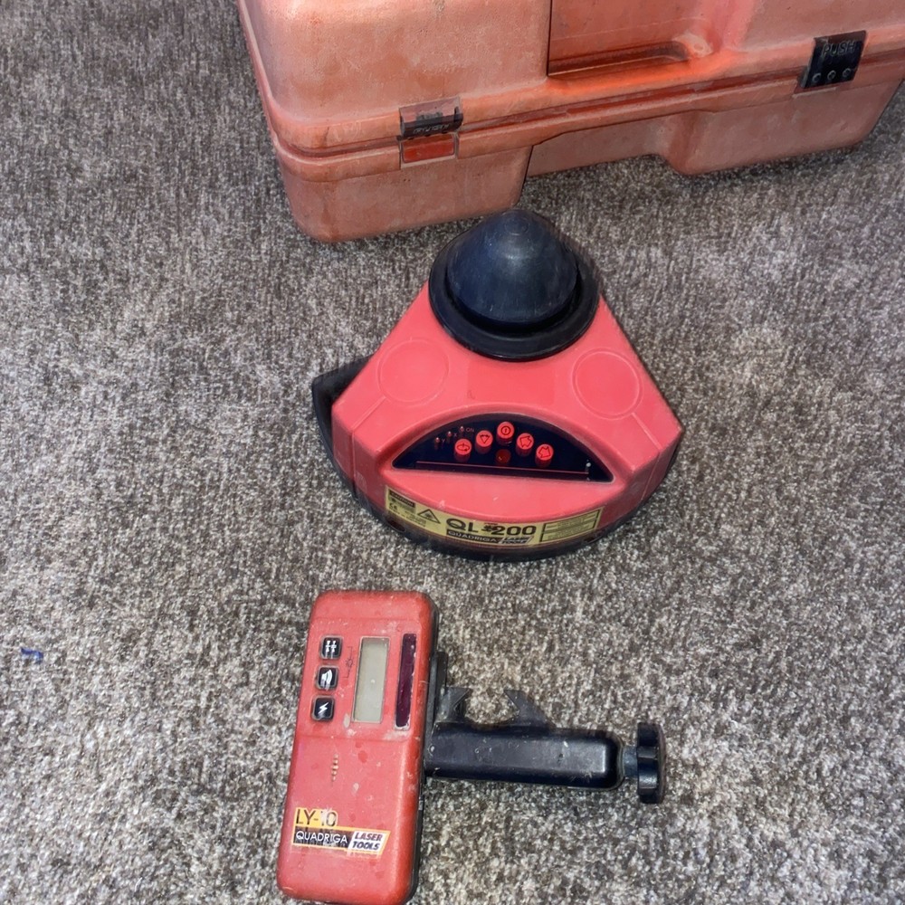 QUADRIGA QL-200 SELF LEVELING ROTARY LASER Good condition