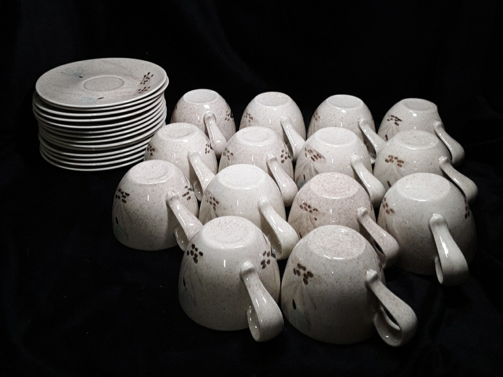 Pair Red Wing Bob White 2 Cups & 2 Saucers