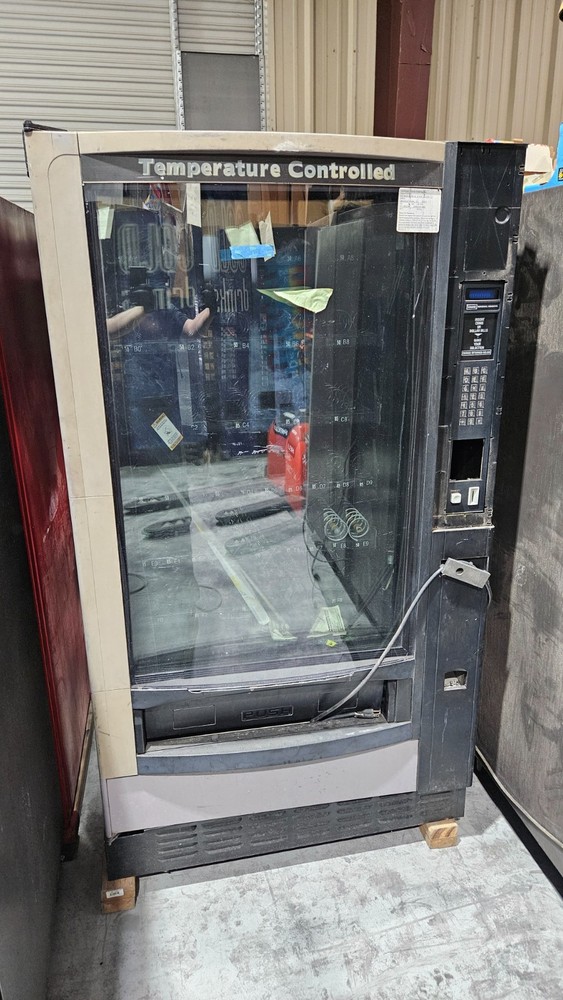 READ DESCRIPTION~Crane National 721D Refridgerated Chilled Snack Vending Machine