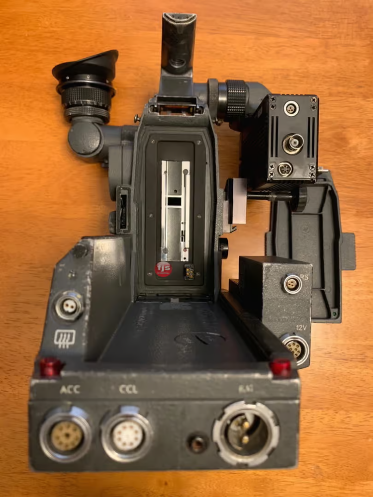 Arri SR 3 Advanced Super 16 Camera Package And Accessories