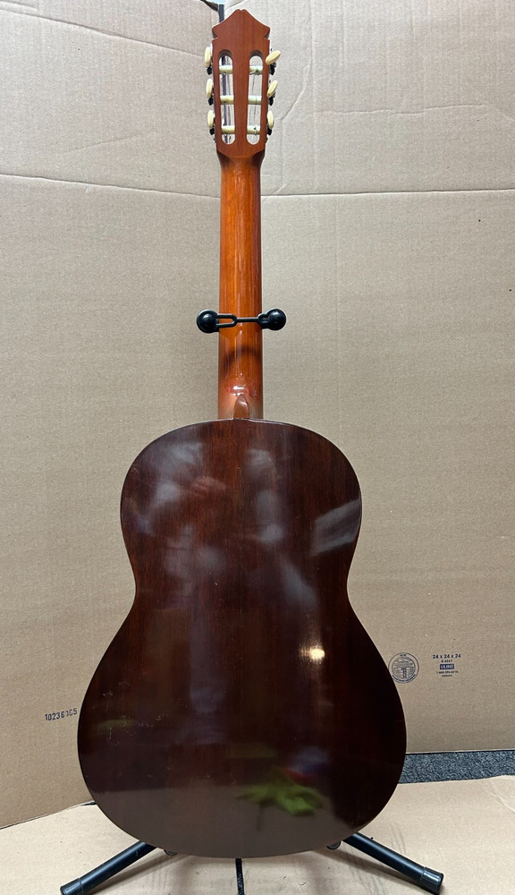 Yamaha G85A Classical Guitar with case (read description)