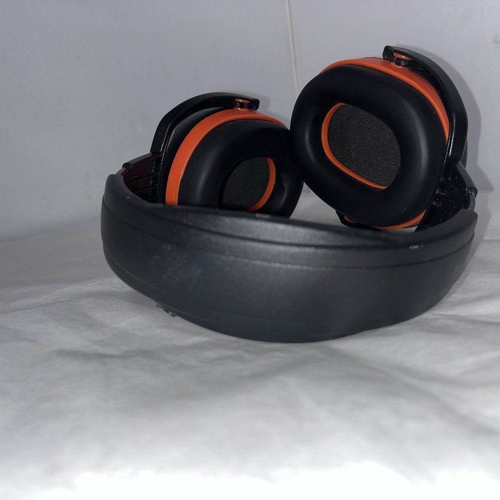 STIHL Pro Mark Hearing Protector Earmuffs , Black & Orange