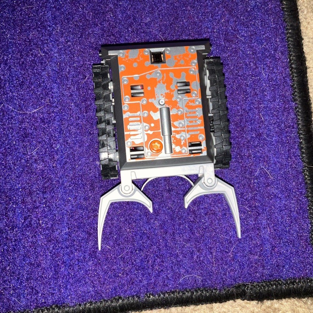 HEXBUG BatteBots Rusty & Tombstone and 4 customizable battlebots