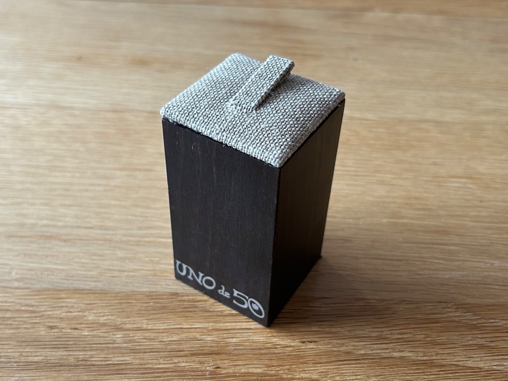 UNOde50 - UNO De 50 - Large Support For Ring - Wood