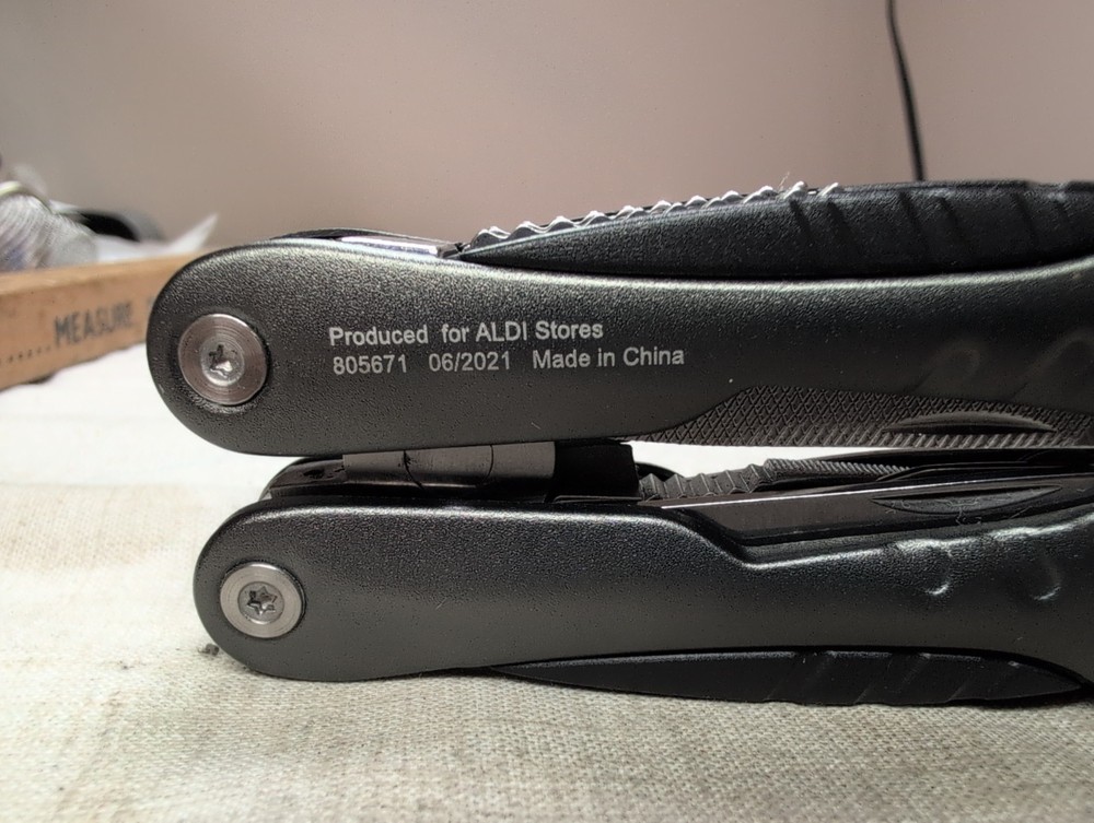 Adventuridge Stainless Steel Multitool Plier Pocket Knife