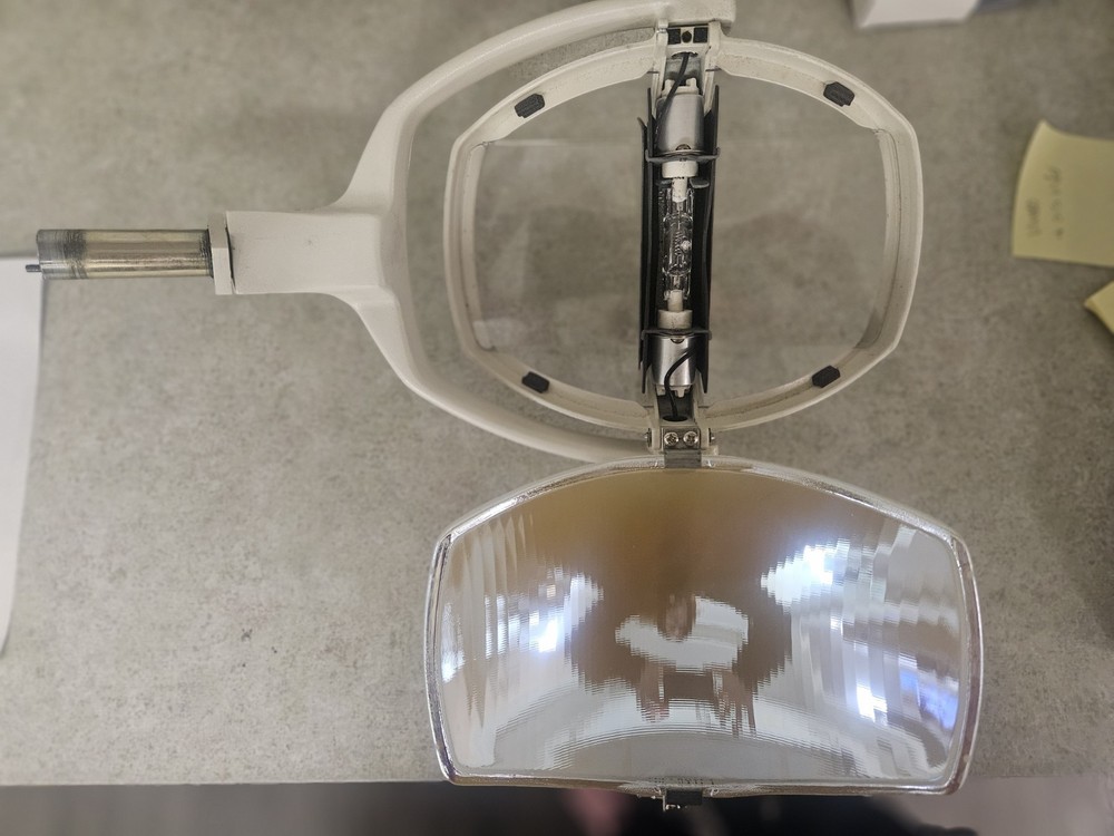 Pelton Crane LF2 Dental Light Head