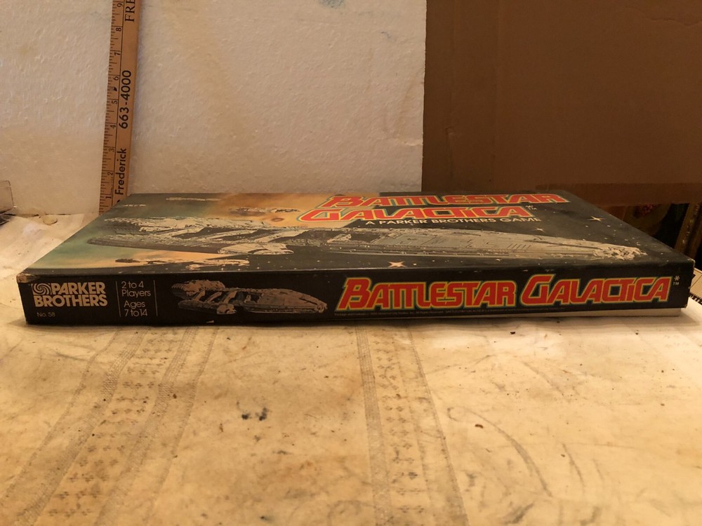 BATTLESTAR GALACTICA GAME IN GREAT SHAPE