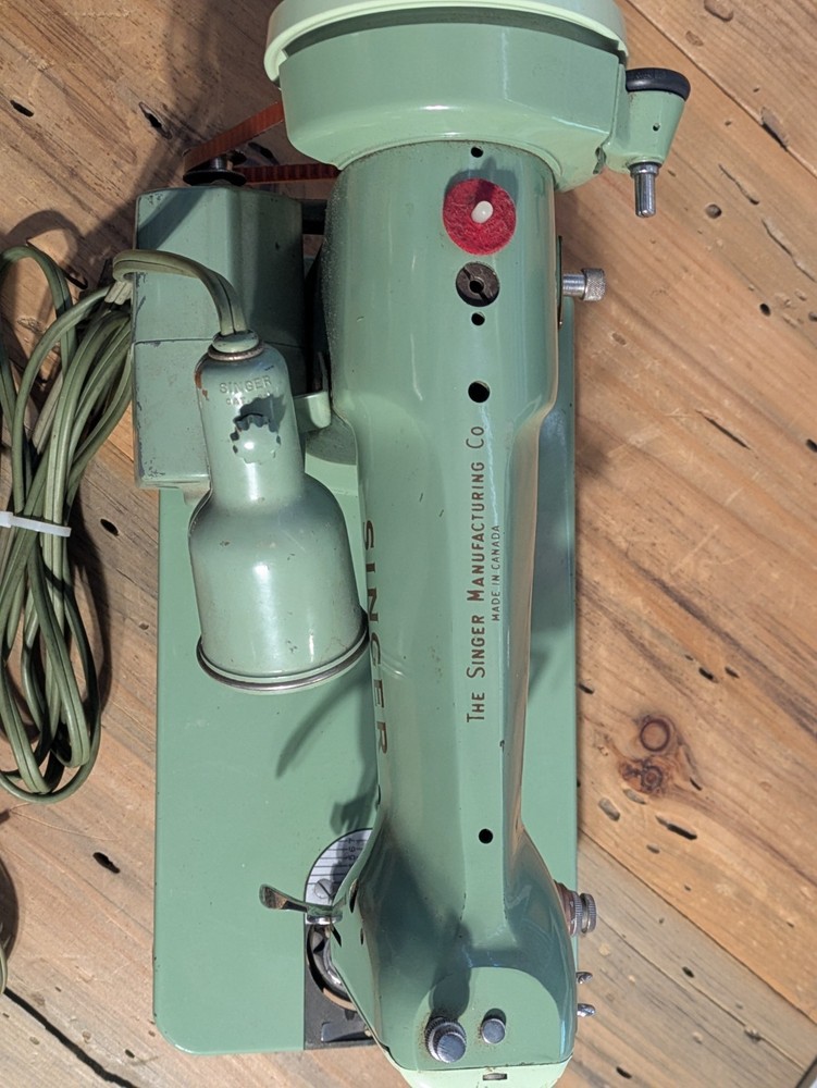 SINGER Model 185J Sewing Machine