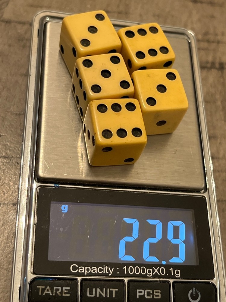 Old butterscotch bakelite 5 dice set 123123@