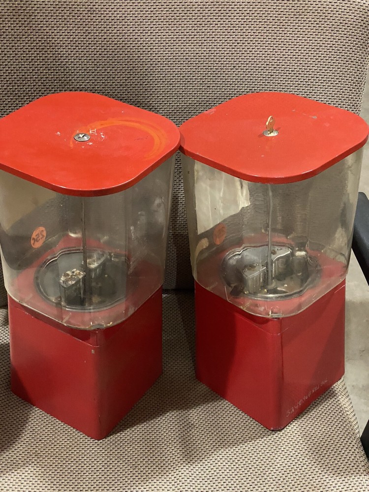 2 Candy Peanut Chocolate Candy Vending machine USA 25 cent vend Lock Key