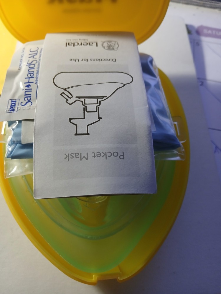 Laerdal CPR Rescue Pocket Mask - with Instructions Oxygen Version NOS