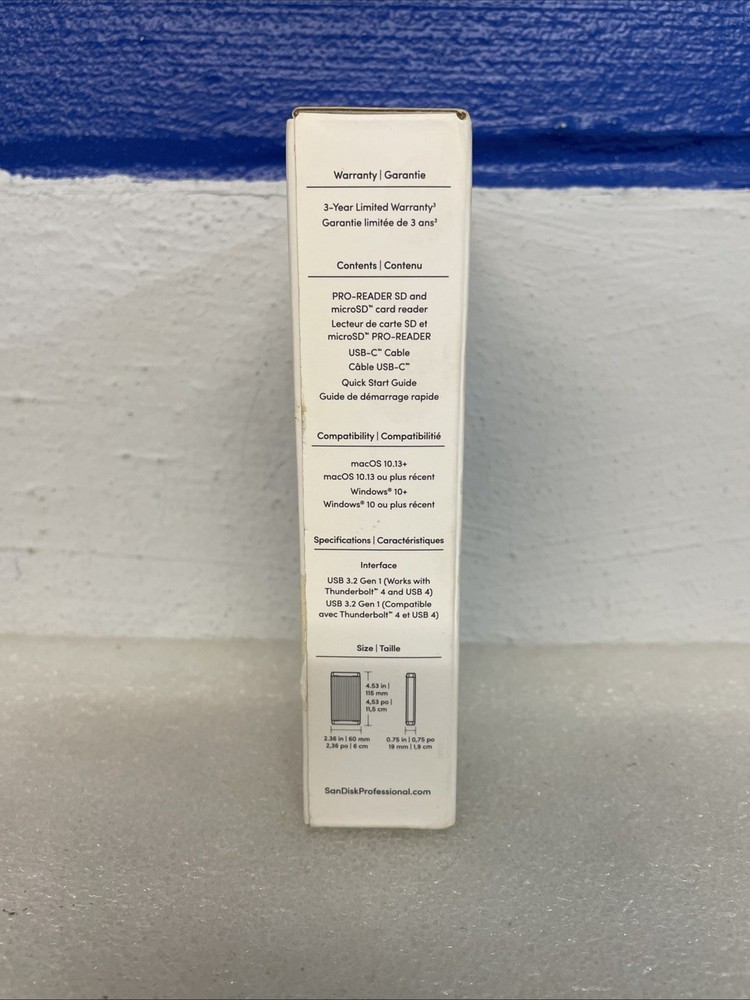 SanDisk Professional PRO-READER SDPR5A8-0000-GBAND Flash Reader New Damaged Box
