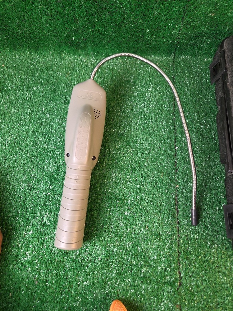 INFICON TEK-MATE REFRIGERANT LEAK DETECTOR W/CASE