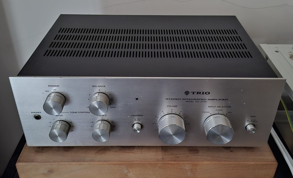 Trio KA-3700 integrated amplifier 1977
