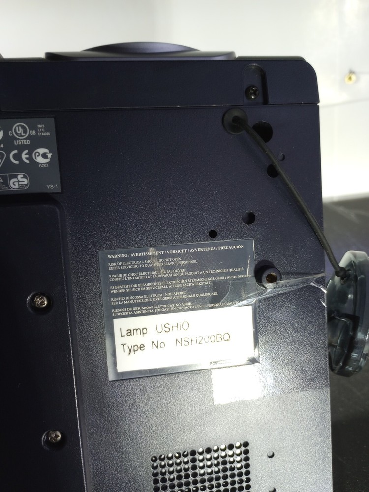 BenQ PB6200 DLP Digital Video Projector W/ Remote, instructions..Please Read..