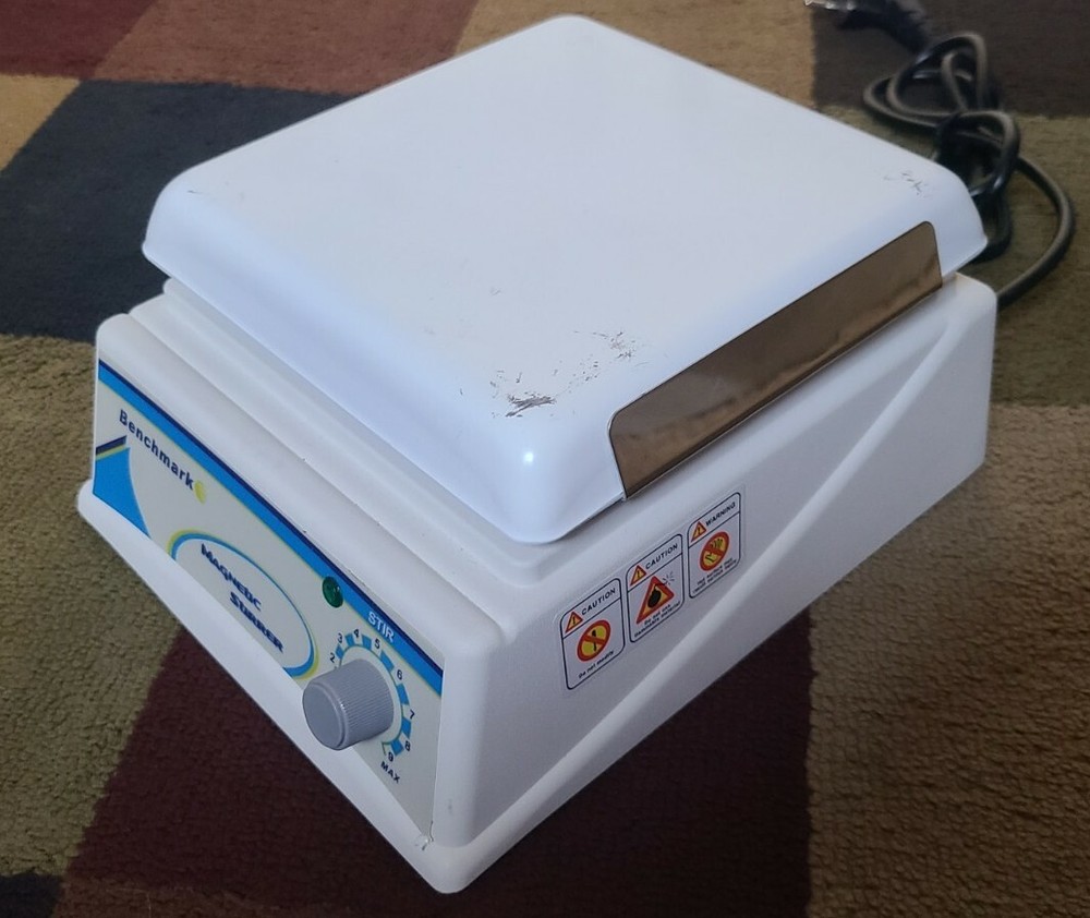 Benchmark Scientific H4000-S-E Magnetic Stirrer. USED