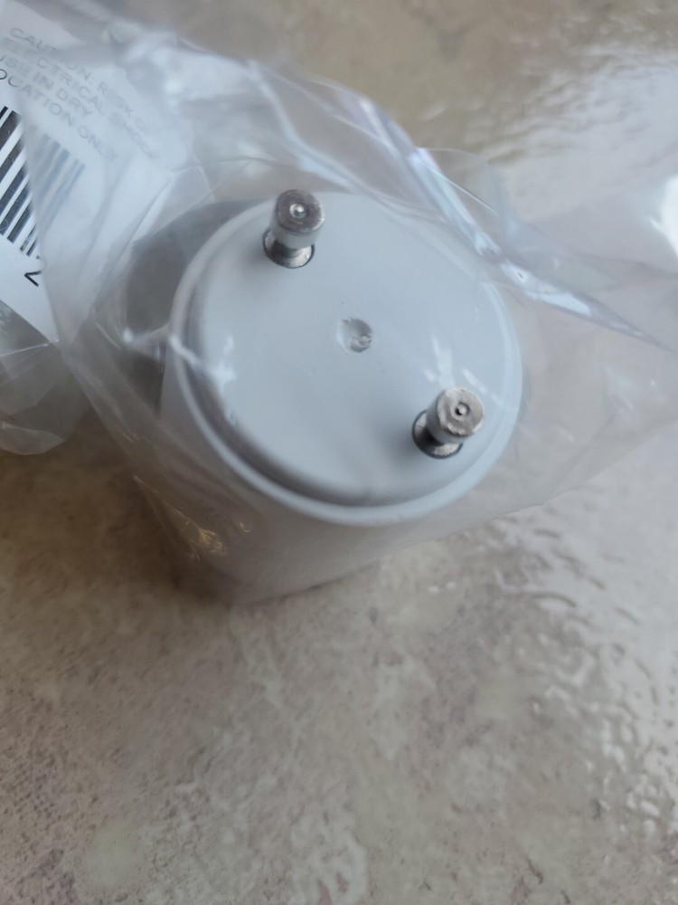 2 PACK Newhouse GU24 To Standard E26 / E27 Base Light Bulb Socket Adapter A2426E