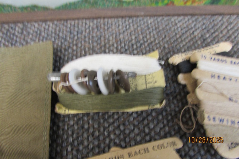 WW2 US Army HBT Red Cross Sewing Kit with Buttons / Siskiyou Co.