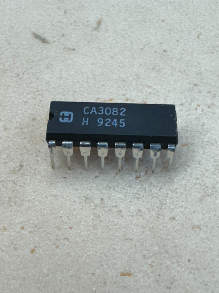 1pc RCA CA3082 Bipolar Junction Transistor Array  DIP-16P  **NOS