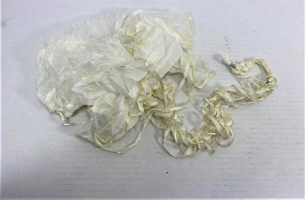 Large 33'' Chaff Parachute, Single (1)