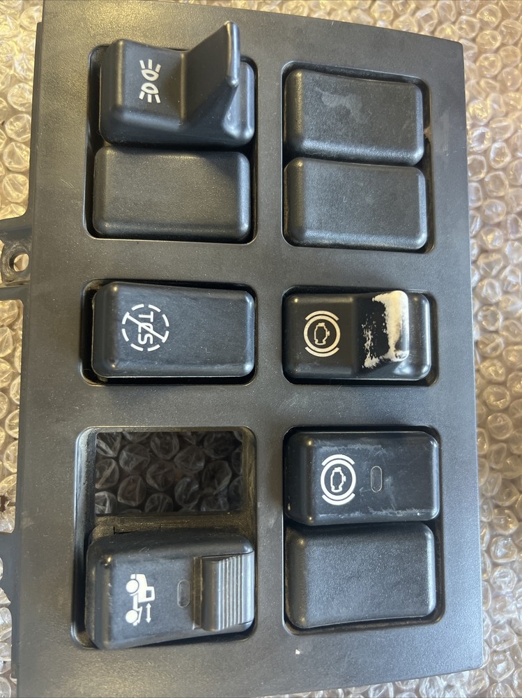 Volvo VNL Dash Panel: Switch Panel