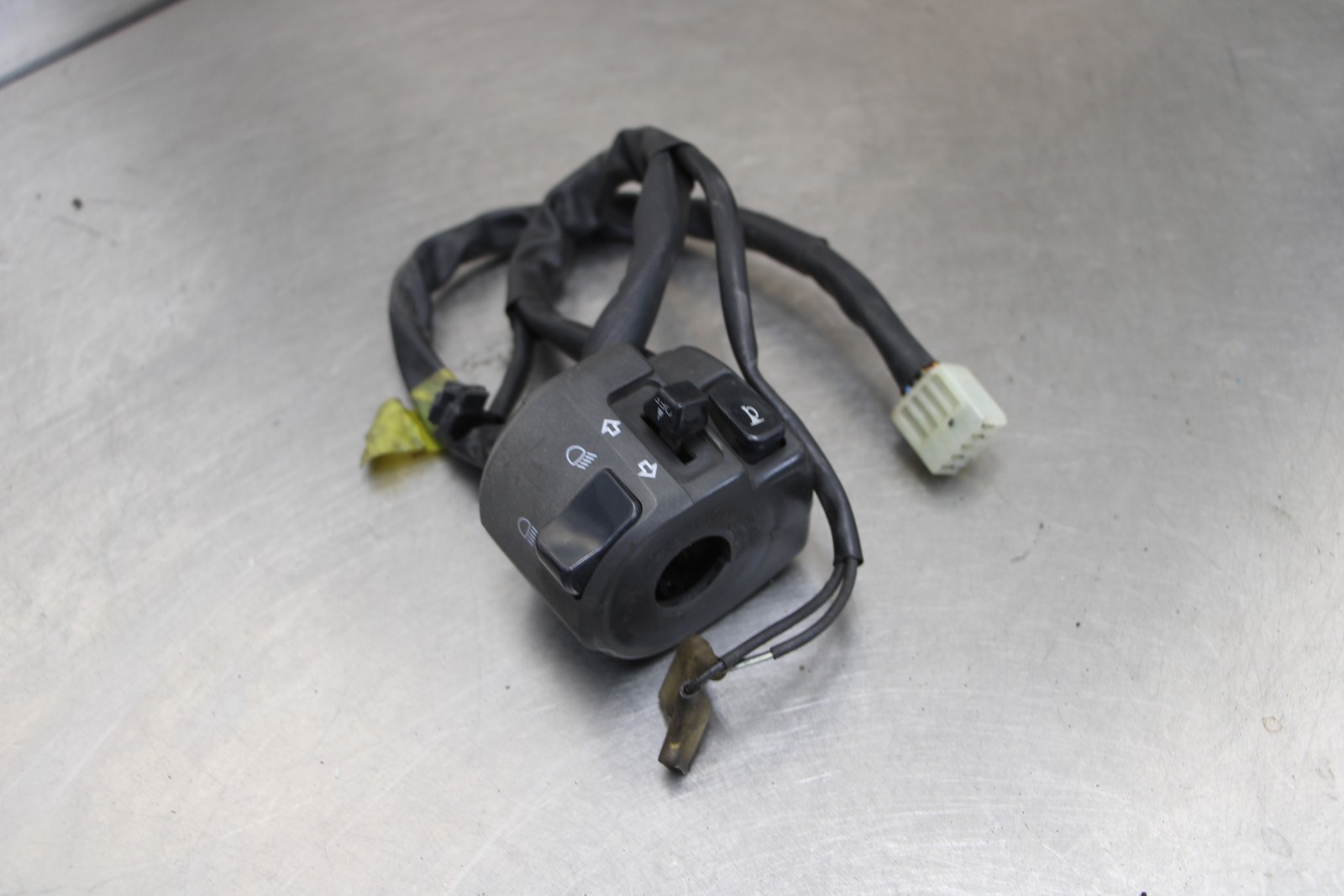 07-08 YAMAHA YZF R1 LEFT CLIP ON HANDLE HORN SIGNALS SWITCH SWITCHES