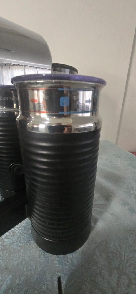 Nespresso Citiz & Milk My Machine Type 122
