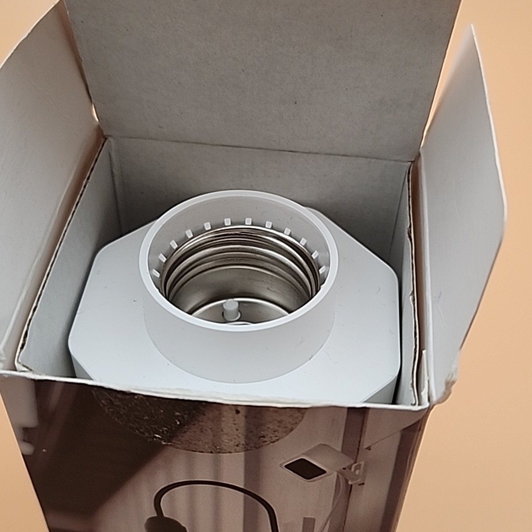 Wyze Lamp Socket Power Adapter for Wyze Cam v3/v4 (Camera Sold Separately)