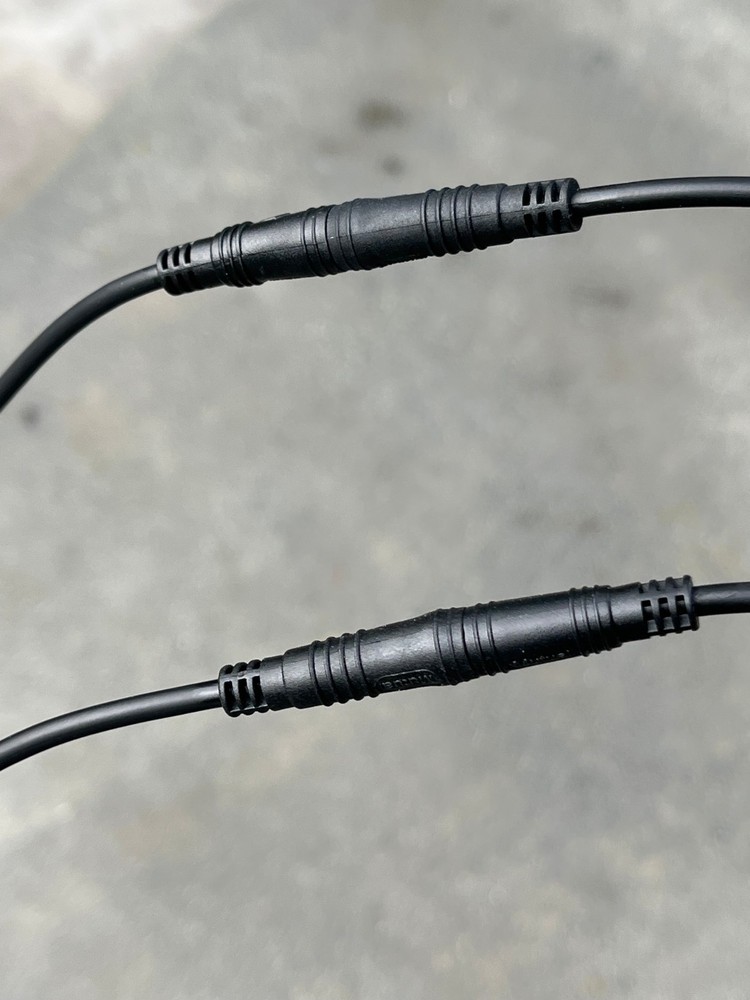 Hilleater DK226-2 handlebar light/horn switch for e-bikes. Higo input, output.